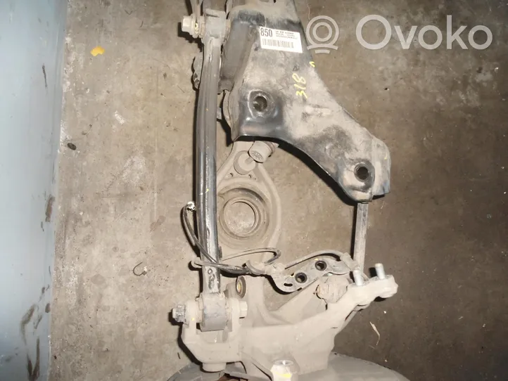 Hyundai i40 Travesaño de apoyo del amortiguador trasero 55405-3Z850