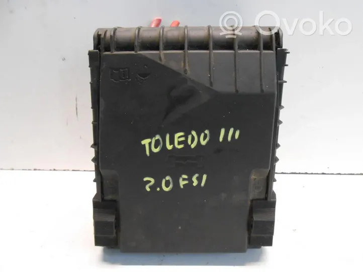 Seat Toledo III (5P) Dangtelis saugiklių dėžės 
