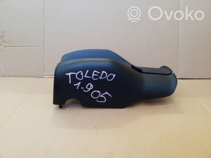 Seat Toledo II (1M) Rivestimento del piantone del volante 5P0858566