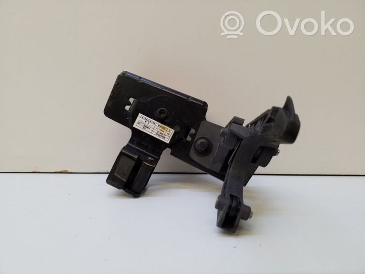 Volvo C70 Staffa di montaggio copertura ripiano portaoggetti 9466689