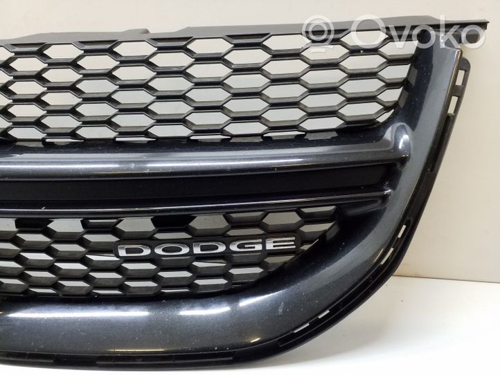 Dodge Grand Caravan Atrapa chłodnicy / Grill 68100689AA