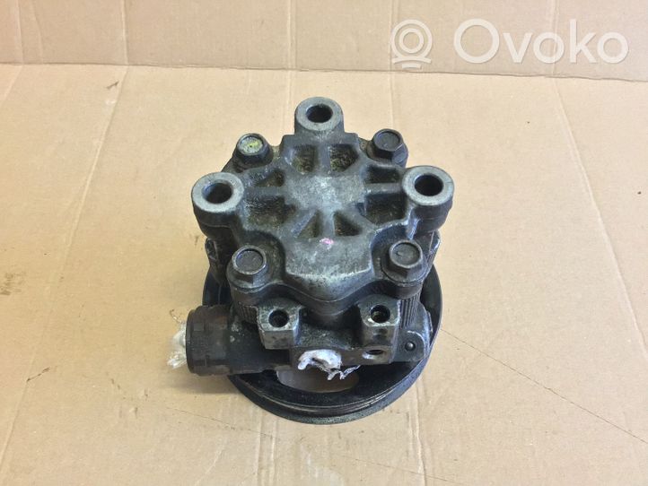 Toyota Avensis T220 Ohjaustehostimen pumppu OEM