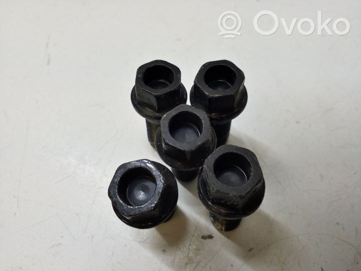 Alfa Romeo Stelvio Nuts/bolts 