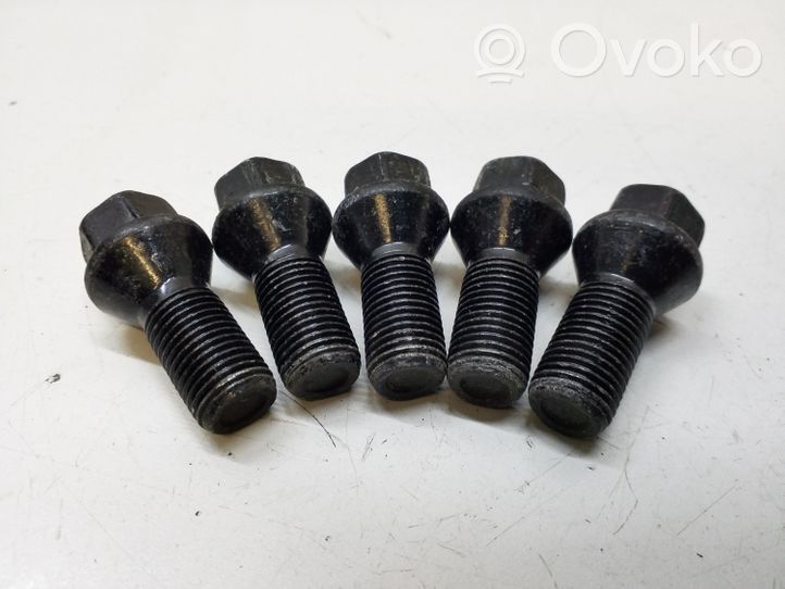 Alfa Romeo Stelvio Nuts/bolts 