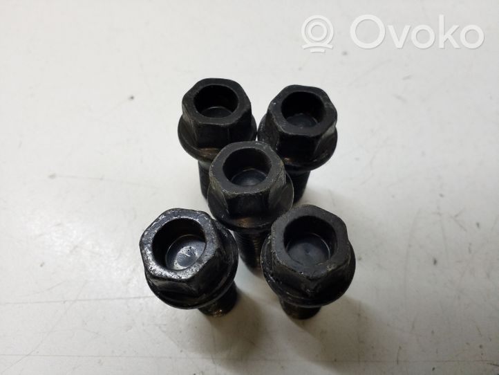 Alfa Romeo Stelvio Nuts/bolts 