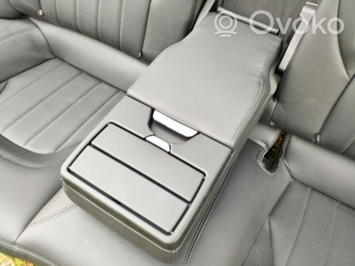 Maserati Quattroporte Istuimien ja ovien verhoilusarja 