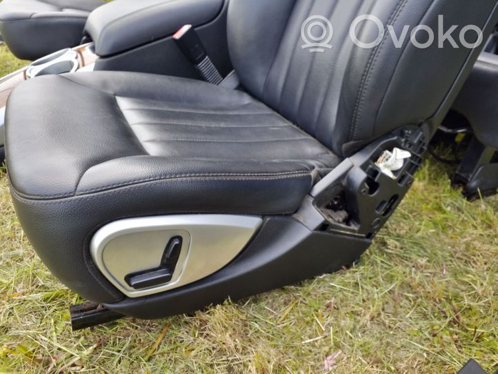 Mercedes-Benz R W251 Fotele / Kanapa / Boczki / Komplet 