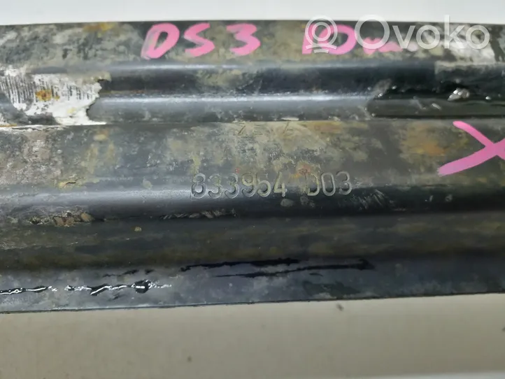 Citroen DS3 Poprzeczka zderzaka przedniego 833954D03