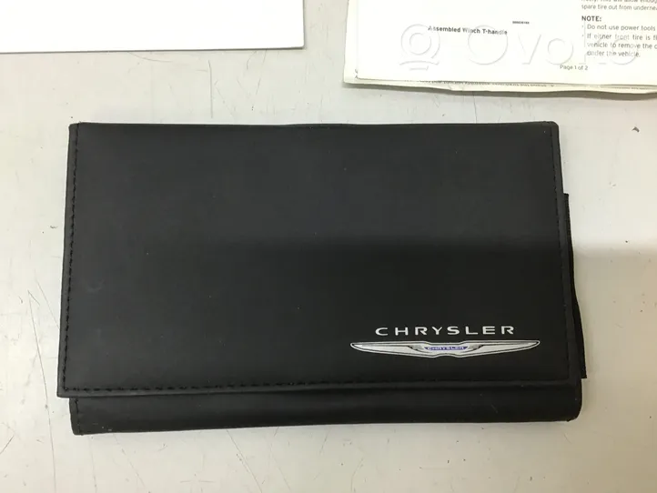 Chrysler Town & Country V User manual 