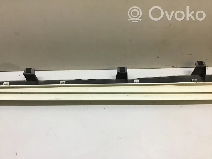 Chrysler Town & Country V Sill 1CZ96TZZAB