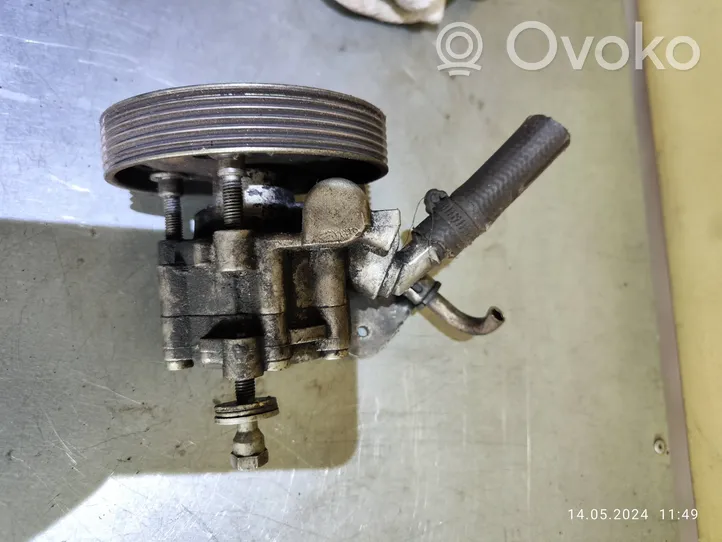 Citroen C4 I Ohjaustehostimen pumppu 9656405380