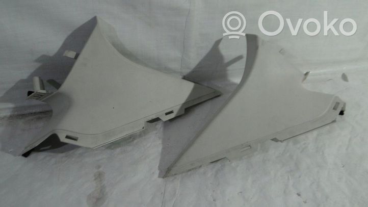 Ford Focus (C) pillar trim 