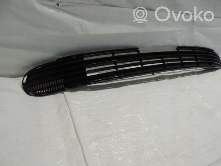 Opel Vectra A Grille inférieure de pare-chocs avant 90568245