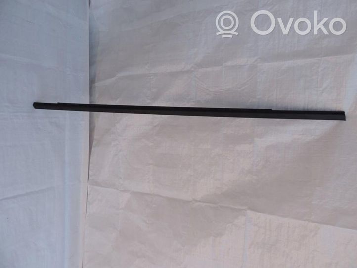 Opel Zafira C Takaoven lista (muoto) 13259961