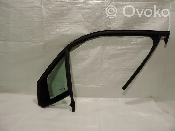 Opel Crossland X Kravas nodalījuma (bagāžnieka) durvju stikls 39125412