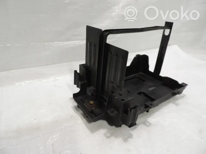 Opel Mokka Battery box tray 95418182