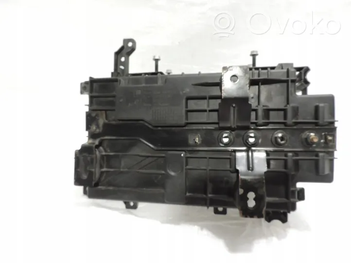 Opel Mokka X Battery box tray 95933269