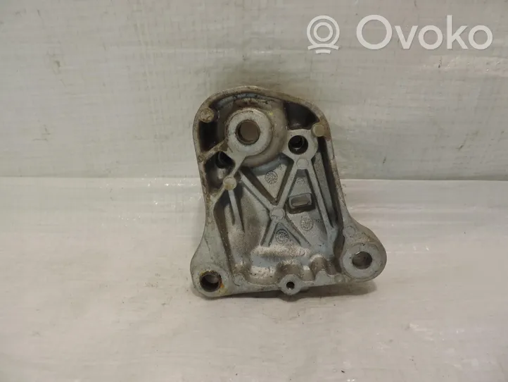 Opel Corsa F Łapa / Mocowanie silnika 9824272980