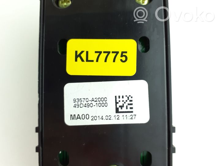 KIA Ceed Interruttore di controllo dell’alzacristalli elettrico 93570A2000