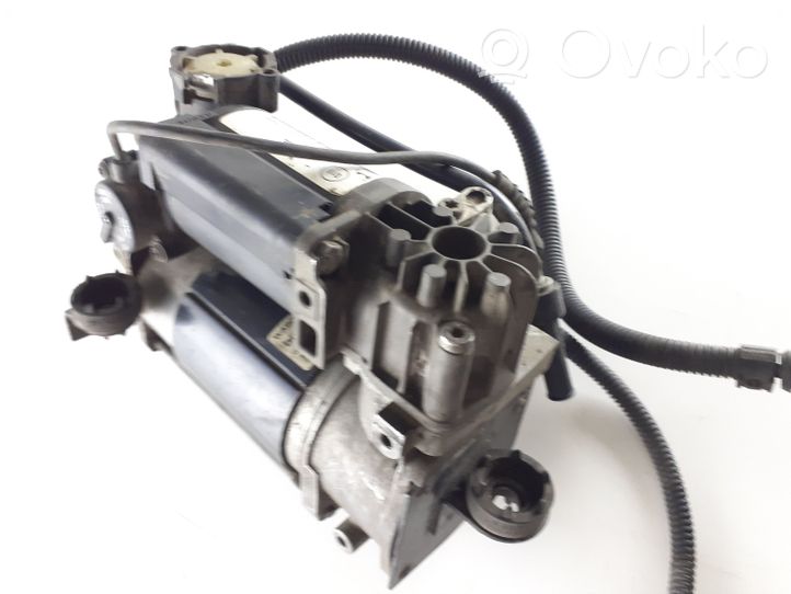 Audi A8 S8 D3 4E Ilmajousituksen kompressoripumppu 15155000452