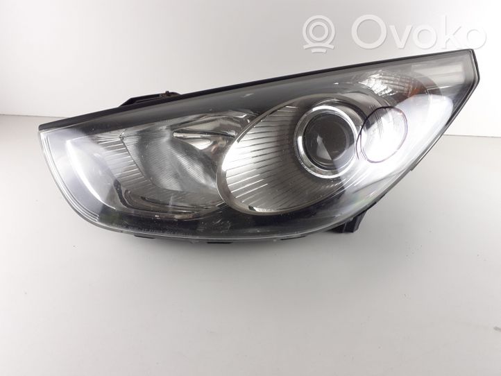 Hyundai ix35 Lampa przednia 921012Y