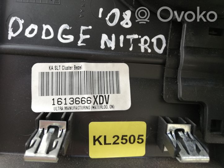 Dodge Nitro Garniture de tableau de bord 1613666XDV