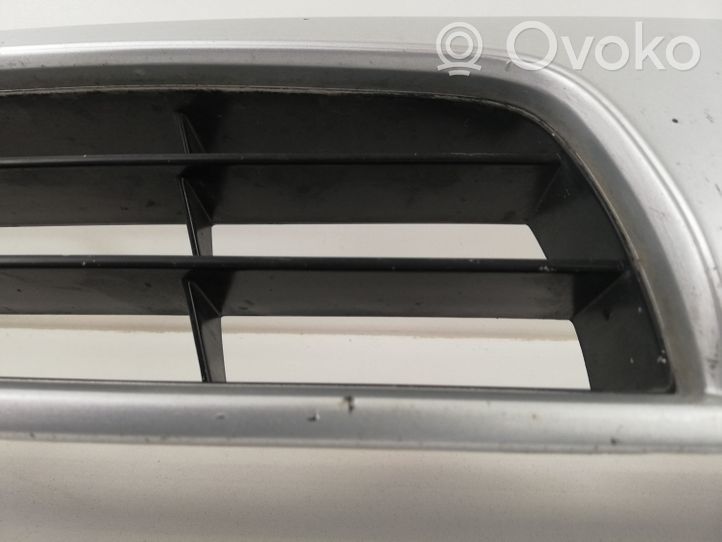 Toyota Carina T190 Grille de calandre avant 5310105020