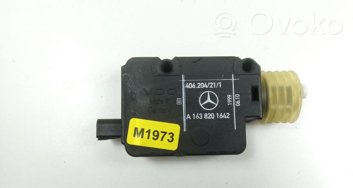 Mercedes-Benz ML W163 Motorino del tappo del serbatoio del carburante A1638201642