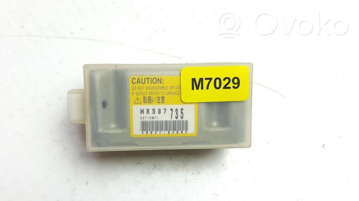 Mitsubishi Outlander Czujnik uderzenia Airbag MR587735