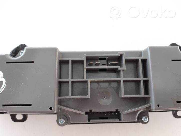 Volkswagen Crafter Interruttore luci di emergenza A9068702010