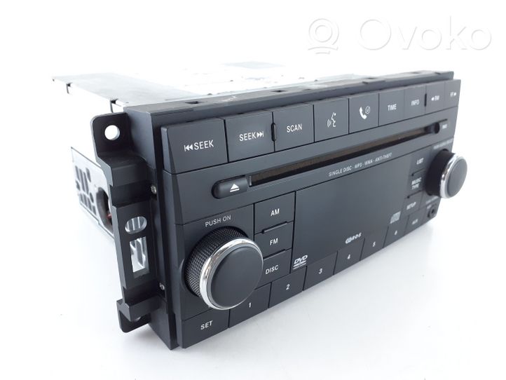 Chrysler Voyager Panel / Radioodtwarzacz CD/DVD/GPS 05064925AG