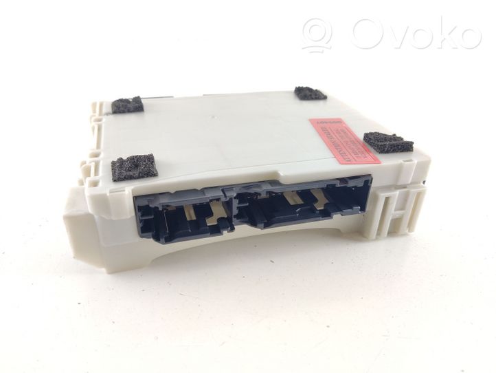 Toyota RAV 4 (XA50) Fuse module 8273042890A