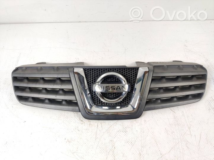 Nissan Qashqai Maskownica / Grill / Atrapa górna chłodnicy 62310JD000