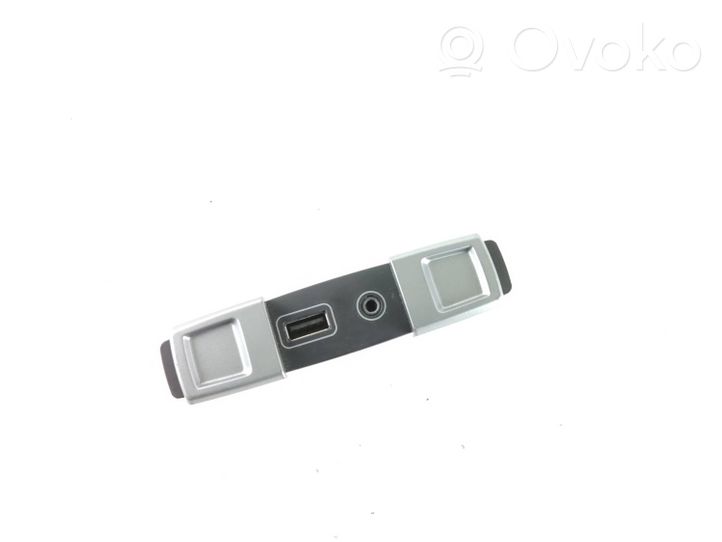 Seat Altea USB jungtis 1P0035726A