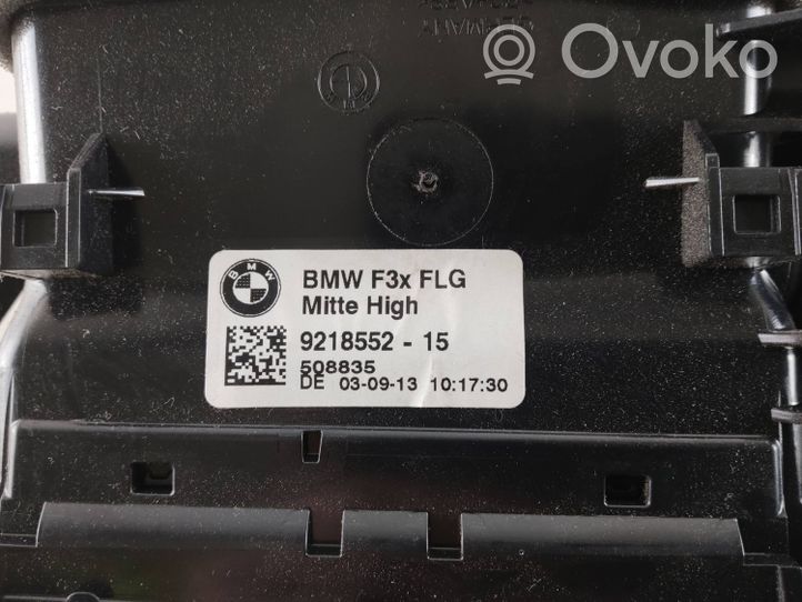 BMW 4 F32 F33 Dysze / Kratki środkowego nawiewu deski rozdzielczej 9218552