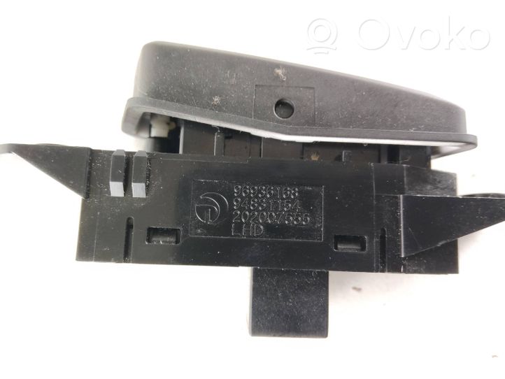 Chevrolet Orlando Central locking switch button 9483115