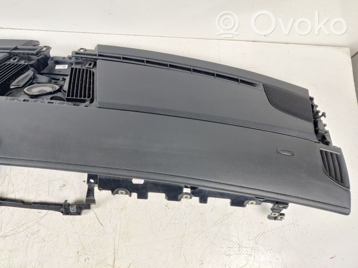 Porsche Panamera (970) Dashboard 97055210104