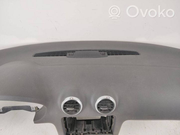 Audi A3 S3 8P Dashboard 8P1857033