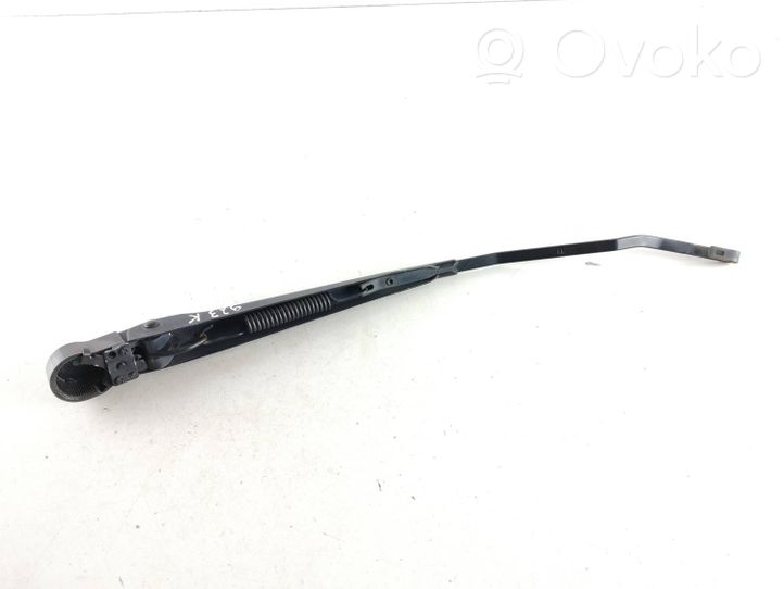 Hummer H2 Front wiper blade arm 