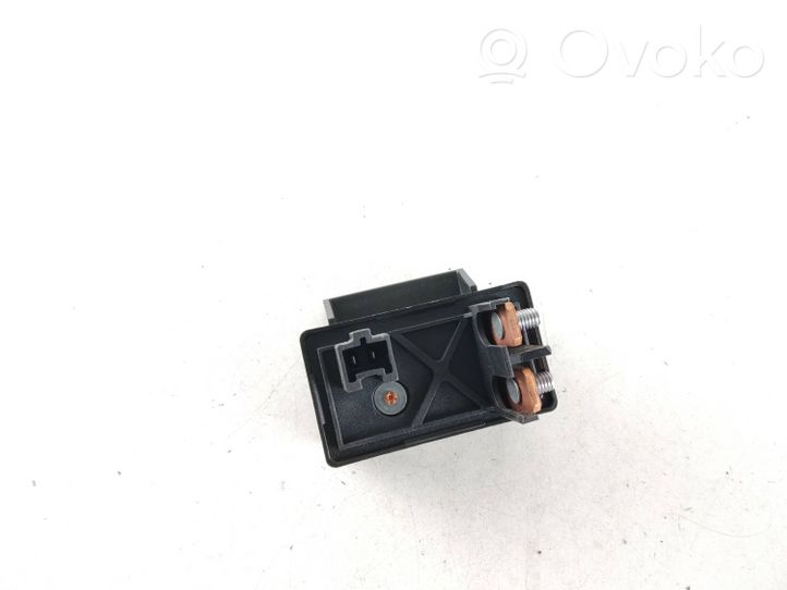 Volkswagen Crafter Glow plug pre-heat relay A0025424019