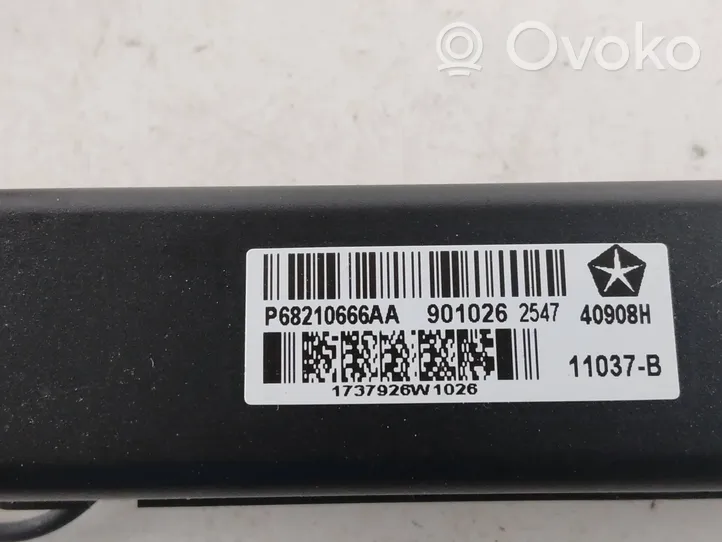 Dodge Challenger Amplificador de antena aérea P68210666AA