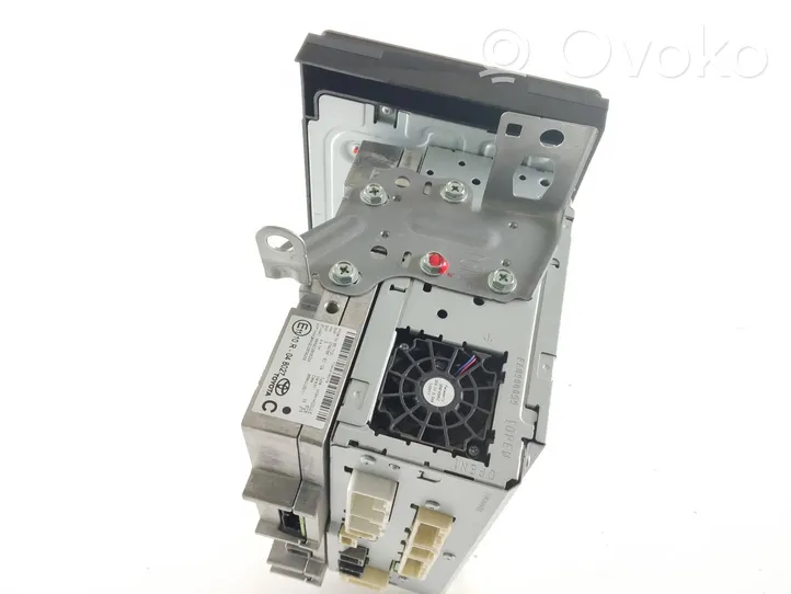 Toyota Prius (XW50) Panel / Radioodtwarzacz CD/DVD/GPS 8614047360