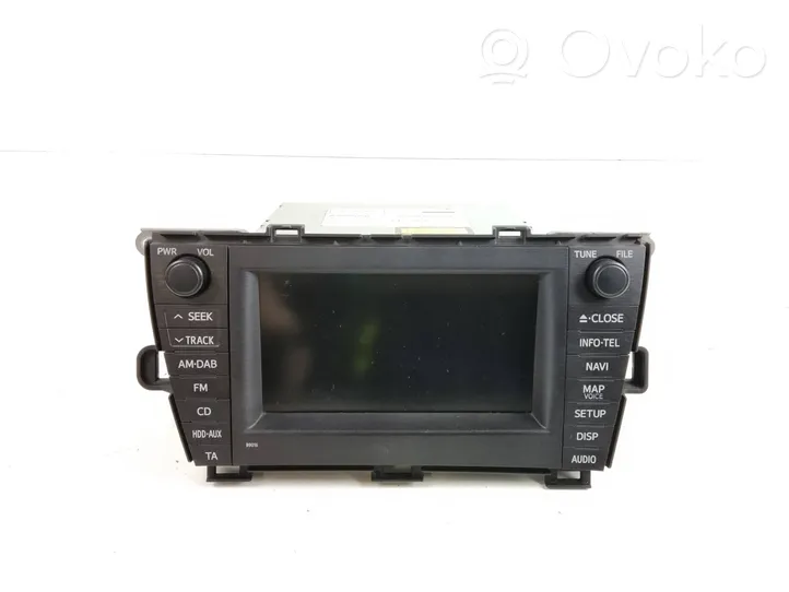 Toyota Prius (XW30) Panel / Radioodtwarzacz CD/DVD/GPS 8612047400