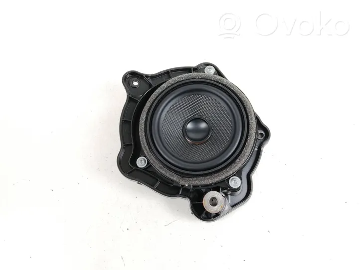 BMW X3 F25 Garsiakalbis (-iai) galinėse duryse 9209184