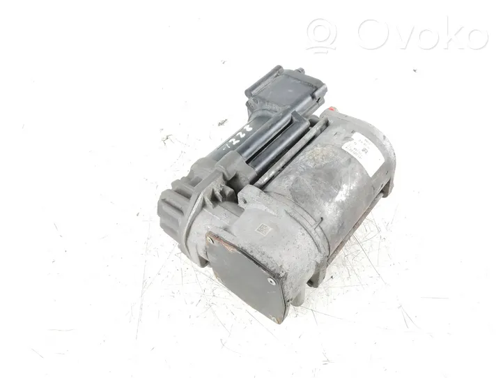 Mercedes-Benz E W213 Ilmajousituksen kompressoripumppu A2133200004