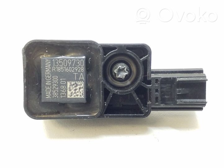 Opel Insignia B Sensore d’urto/d'impatto apertura airbag 13509730