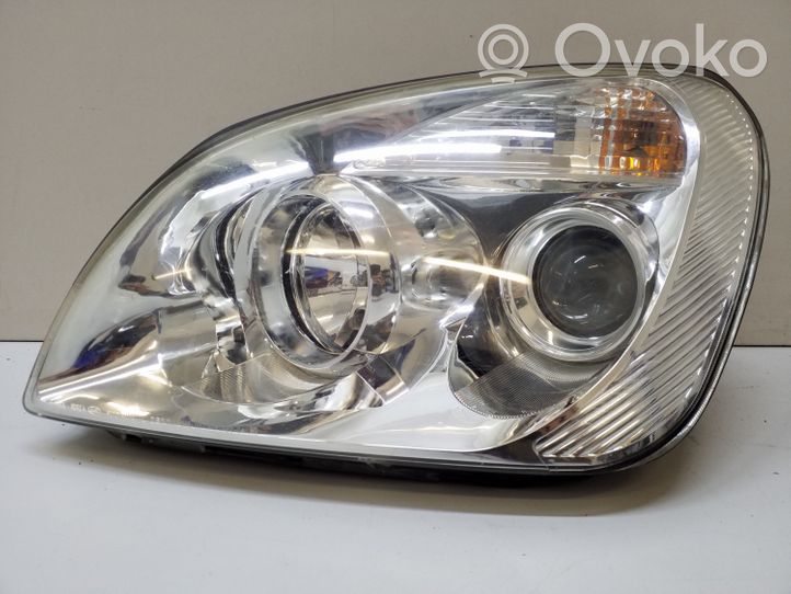 KIA Carens II Headlight/headlamp 921011D0