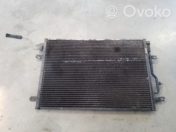 Audi A4 S4 B6 8E 8H Oro kondicionieriaus radiatorius aušinimo OEM