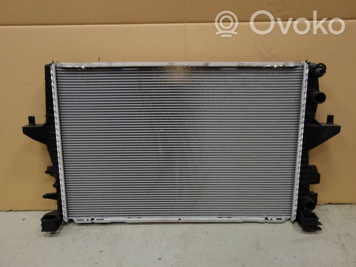 Volkswagen Transporter - Caravelle T5 Radiateur de refroidissement 8MK376719181