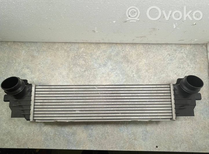 BMW 5 G30 G31 Prowadnica powietrza intercoolera 17514748352